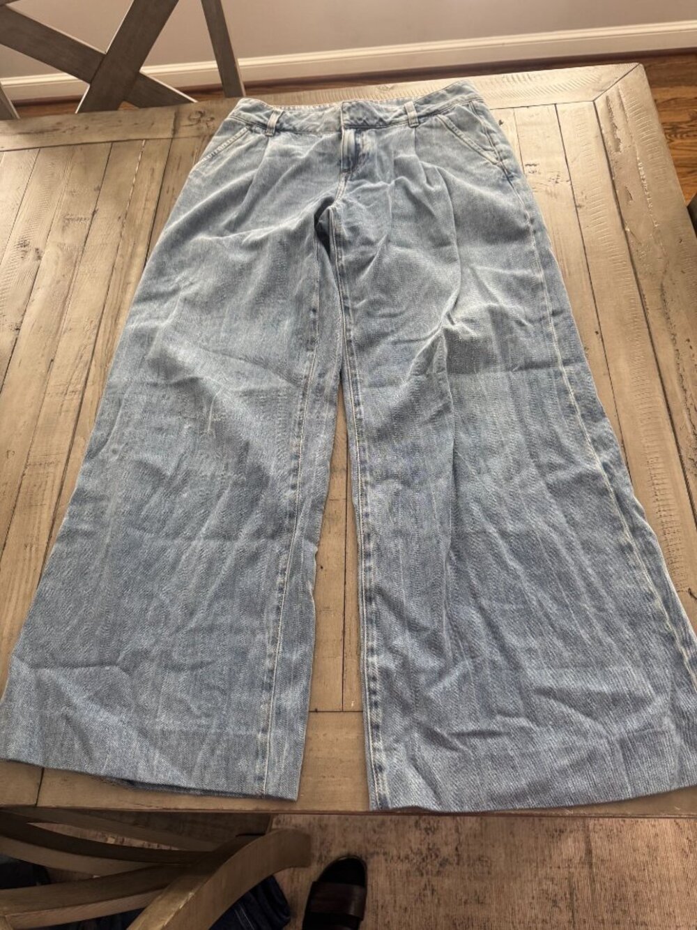 Alice + Olivia ERIC LOW RISE JEAN in SADIE LT VINTAGE BLUE Size 28 - Picture 2 of 4